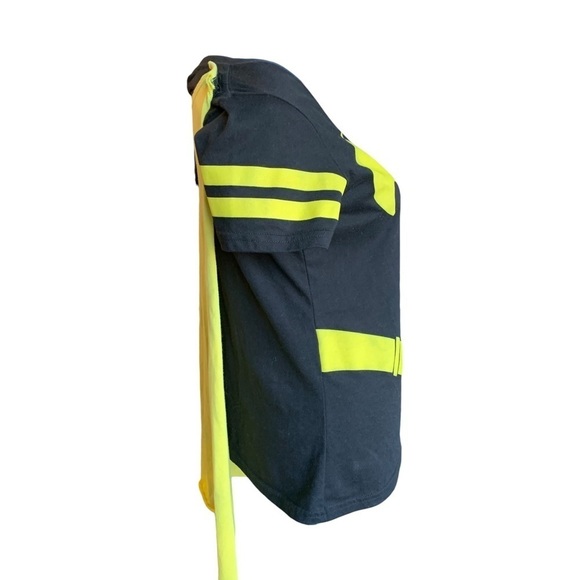 Batman shirt with cape XL fits like large - Picture 7 of 8